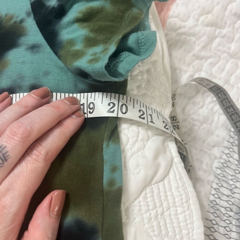 n: PHILANTHROPY Leonardo Dress Tie-Dye Martini V-Neck medium midi - Picture 8 of 13